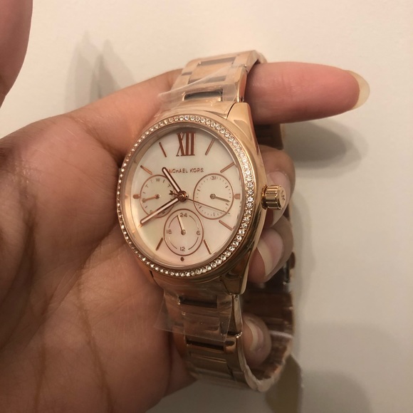 Michael Kors Watch - Picture 4 of 6